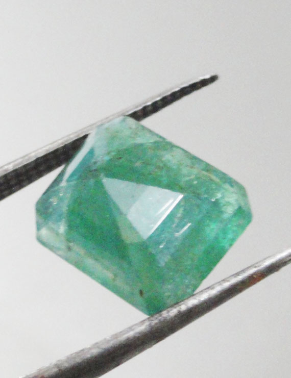 4.51 ct/5.02 ratti Natural Certified Zambian Panna (Emerald)
